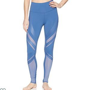 Alo Yoga High awaits Epic legging